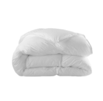 Couette légère fibres polyester sensation duvet, adaptée aux nuits au-delà de 22°C